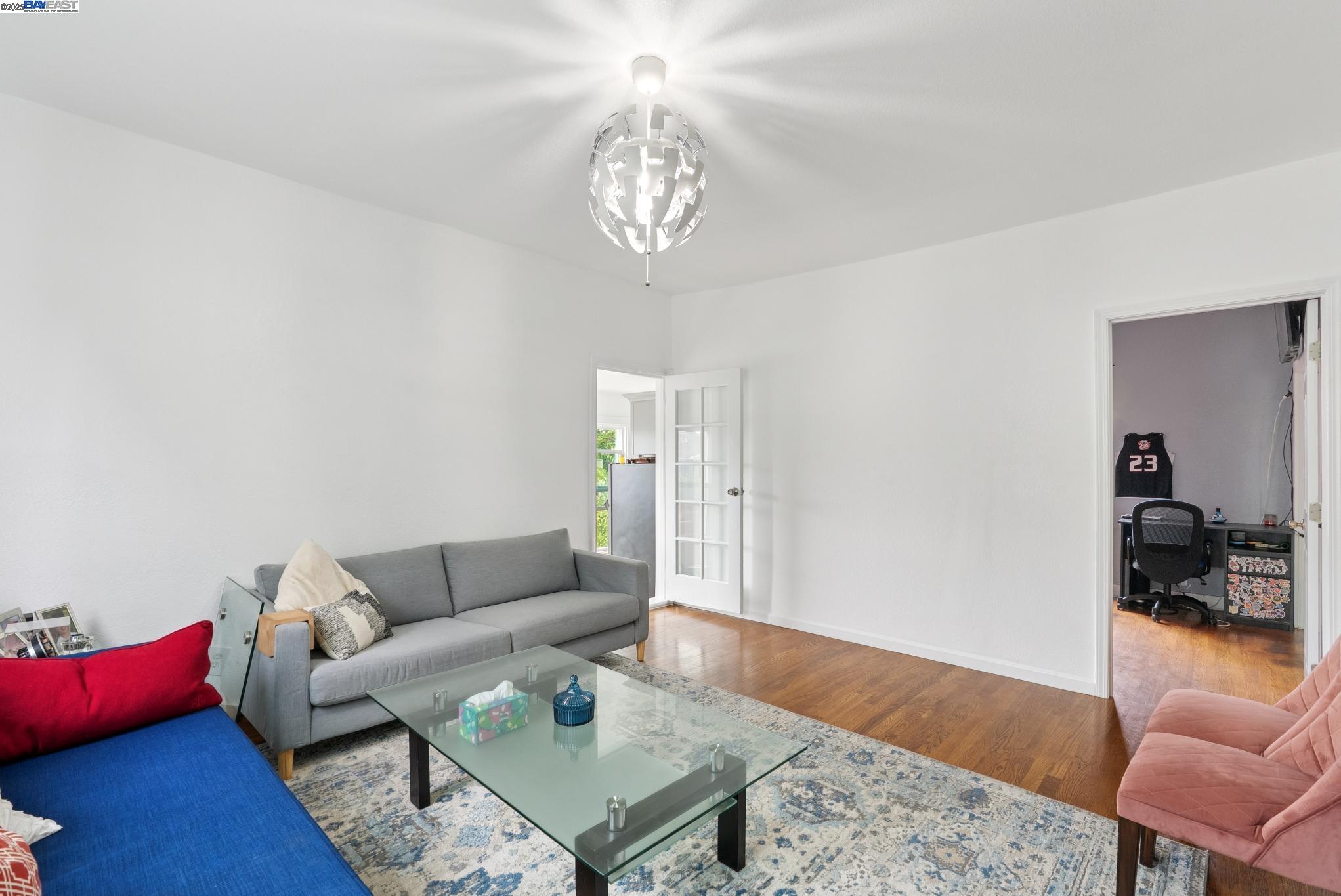 Detail Gallery Image 10 of 56 For 1706 Fairview St, Berkeley,  CA 94703 - 4 Beds | 2 Baths