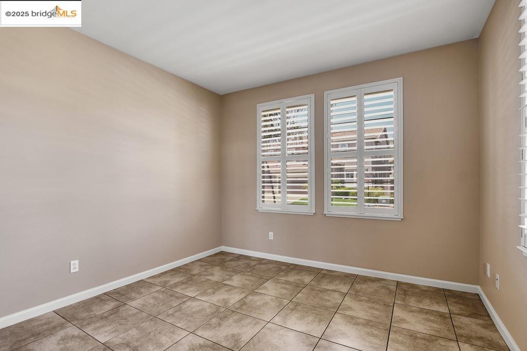Detail Gallery Image 22 of 42 For 6327 Crystal Springs Cir, Discovery Bay,  CA 94505 - 4 Beds | 3 Baths