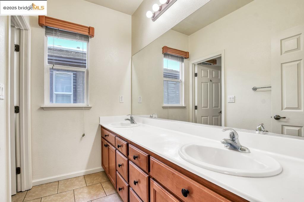 Detail Gallery Image 29 of 42 For 6327 Crystal Springs Cir, Discovery Bay,  CA 94505 - 4 Beds | 3 Baths