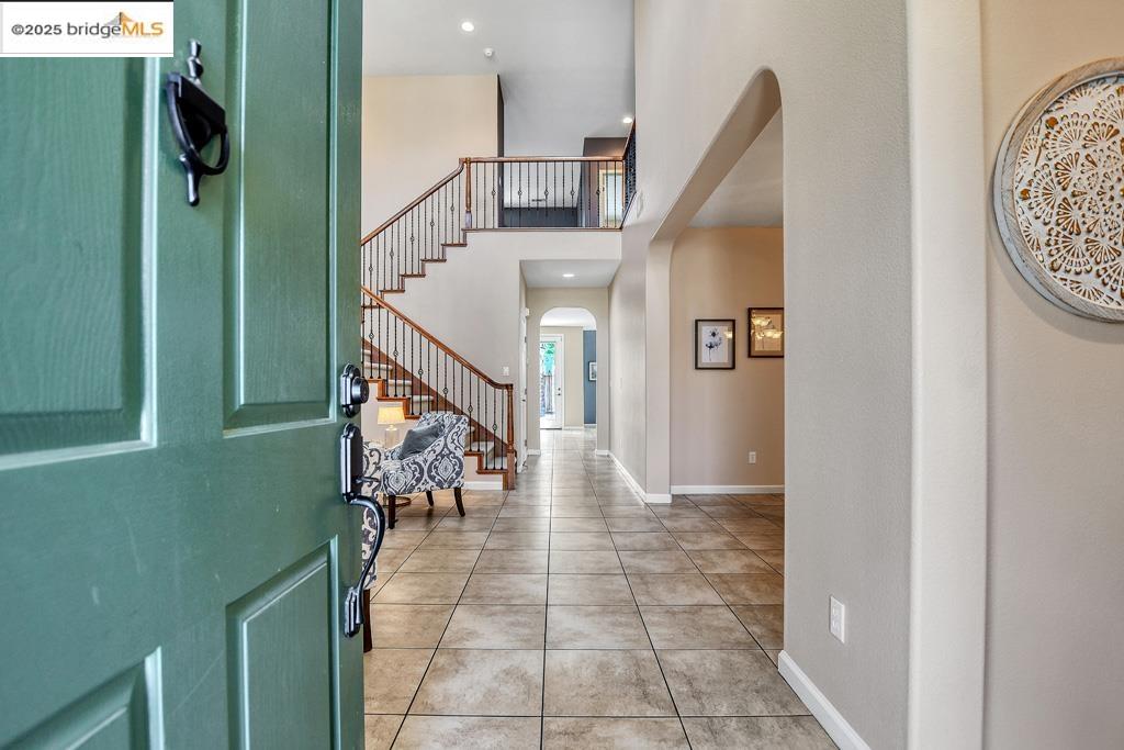 Detail Gallery Image 7 of 42 For 6327 Crystal Springs Cir, Discovery Bay,  CA 94505 - 4 Beds | 3 Baths