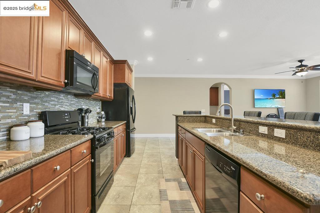 Detail Gallery Image 8 of 31 For 9925 Pyramid Way, Discovery Bay,  CA 94505 - 3 Beds | 2 Baths