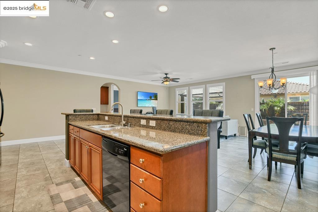 Detail Gallery Image 9 of 31 For 9925 Pyramid Way, Discovery Bay,  CA 94505 - 3 Beds | 2 Baths