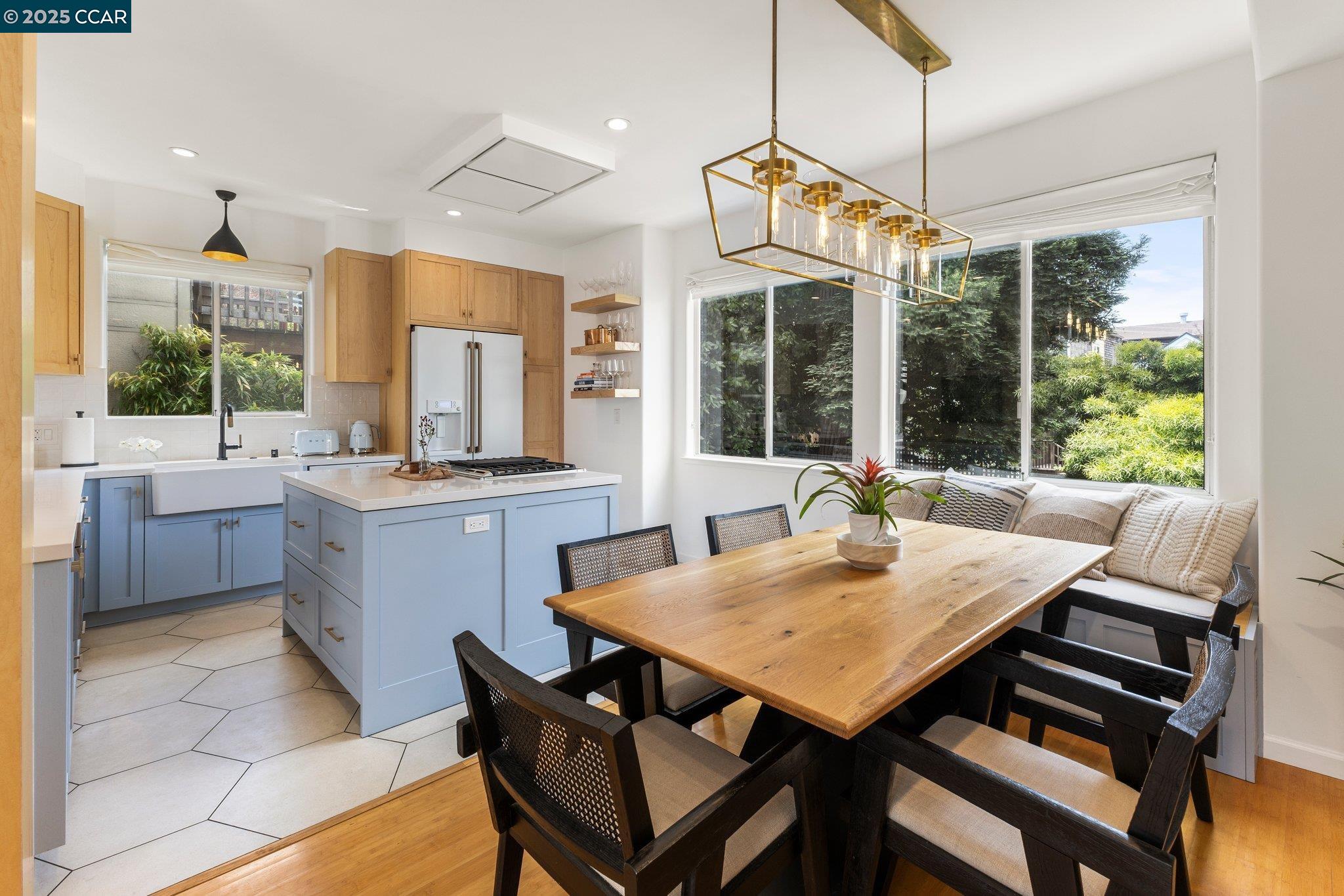 Detail Gallery Image 1 of 1 For 712 Wisconsin St, San Francisco,  CA 94107 - 3 Beds | 2/1 Baths
