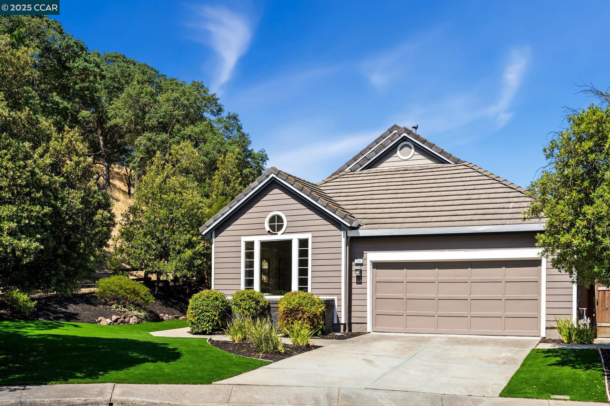 Detail Gallery Image 2 of 52 For 216 Falcon Pl, Clayton,  CA 94517 - 3 Beds | 2 Baths