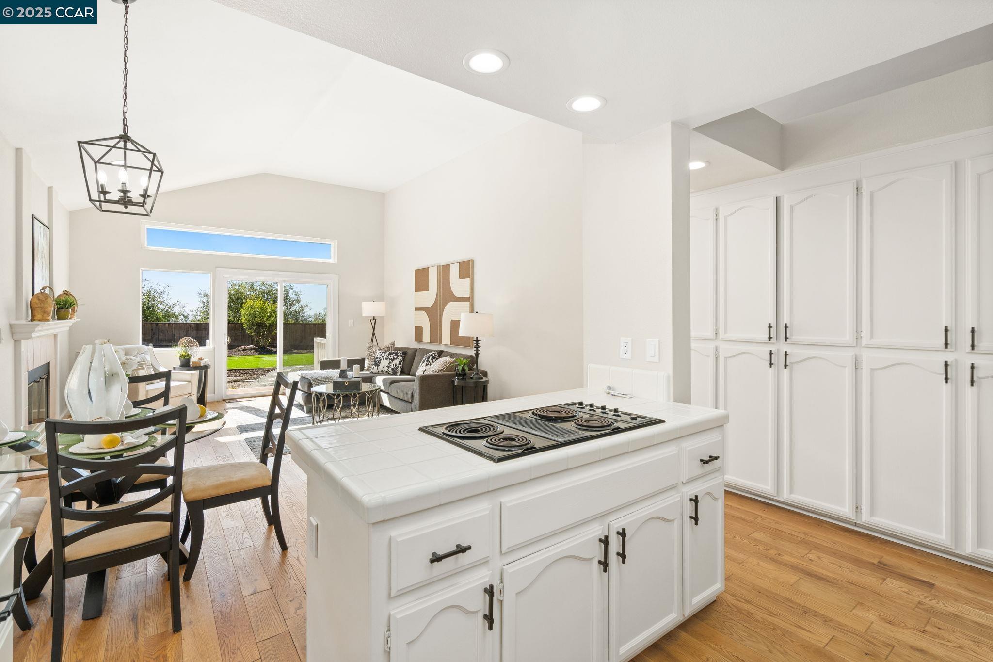 Detail Gallery Image 15 of 52 For 216 Falcon Pl, Clayton,  CA 94517 - 3 Beds | 2 Baths