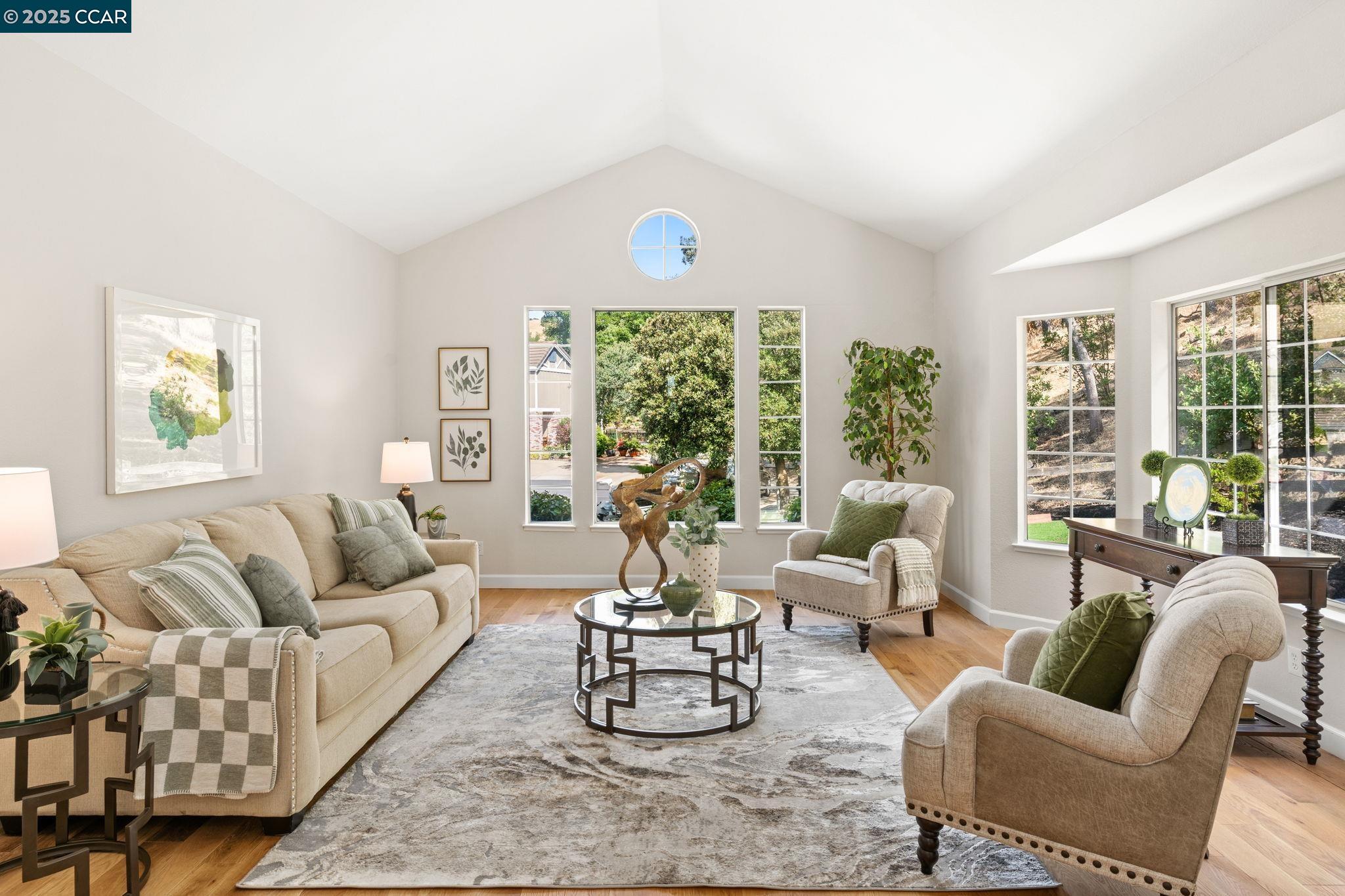 Detail Gallery Image 4 of 52 For 216 Falcon Pl, Clayton,  CA 94517 - 3 Beds | 2 Baths