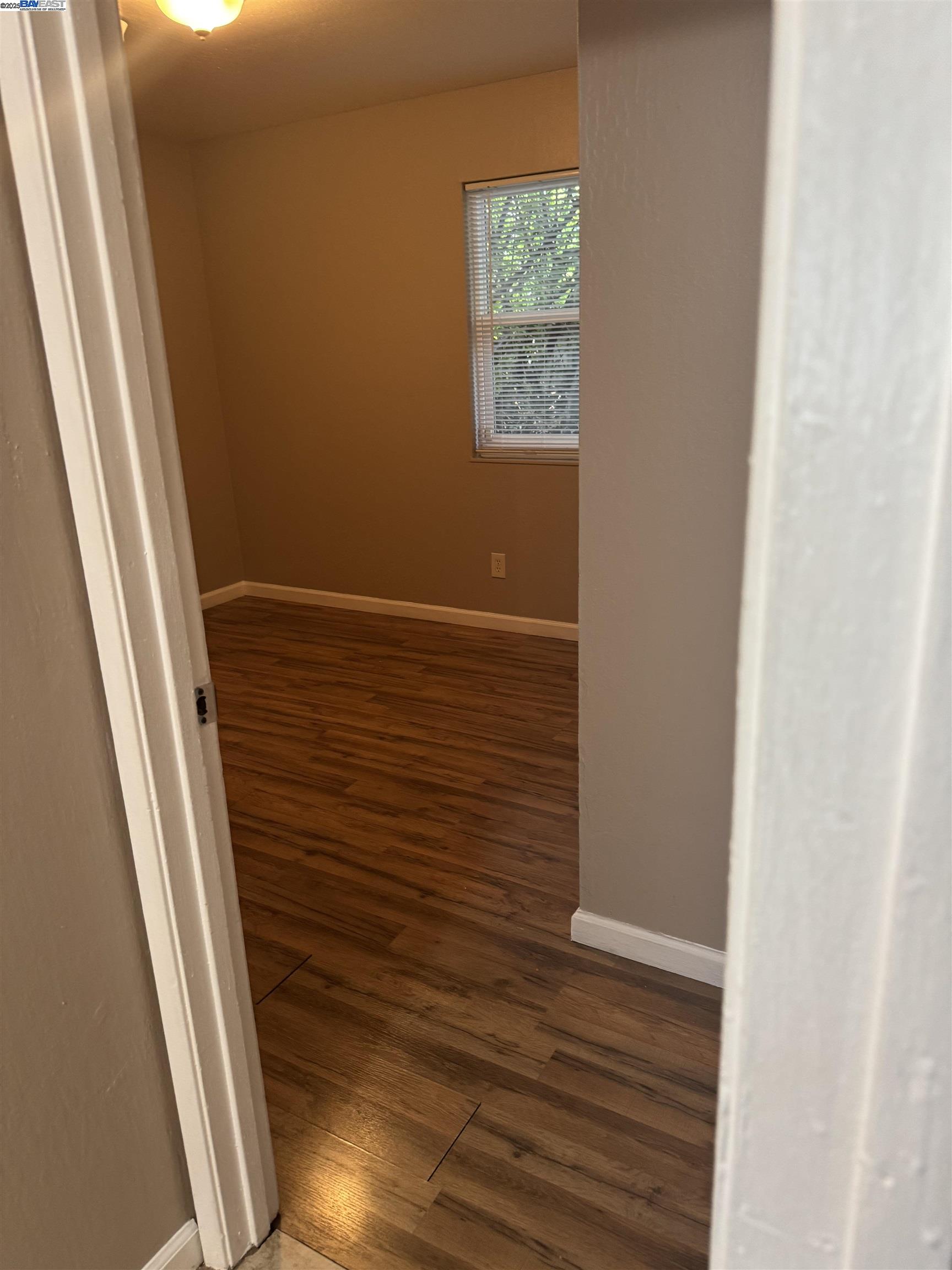 9437 Peach Street, Oakland, California 94603, 3 Bedrooms Bedrooms, 5 Rooms Rooms,2 BathroomsBathrooms,Residential Lease,For Rent,9437 Peach Street,41100604