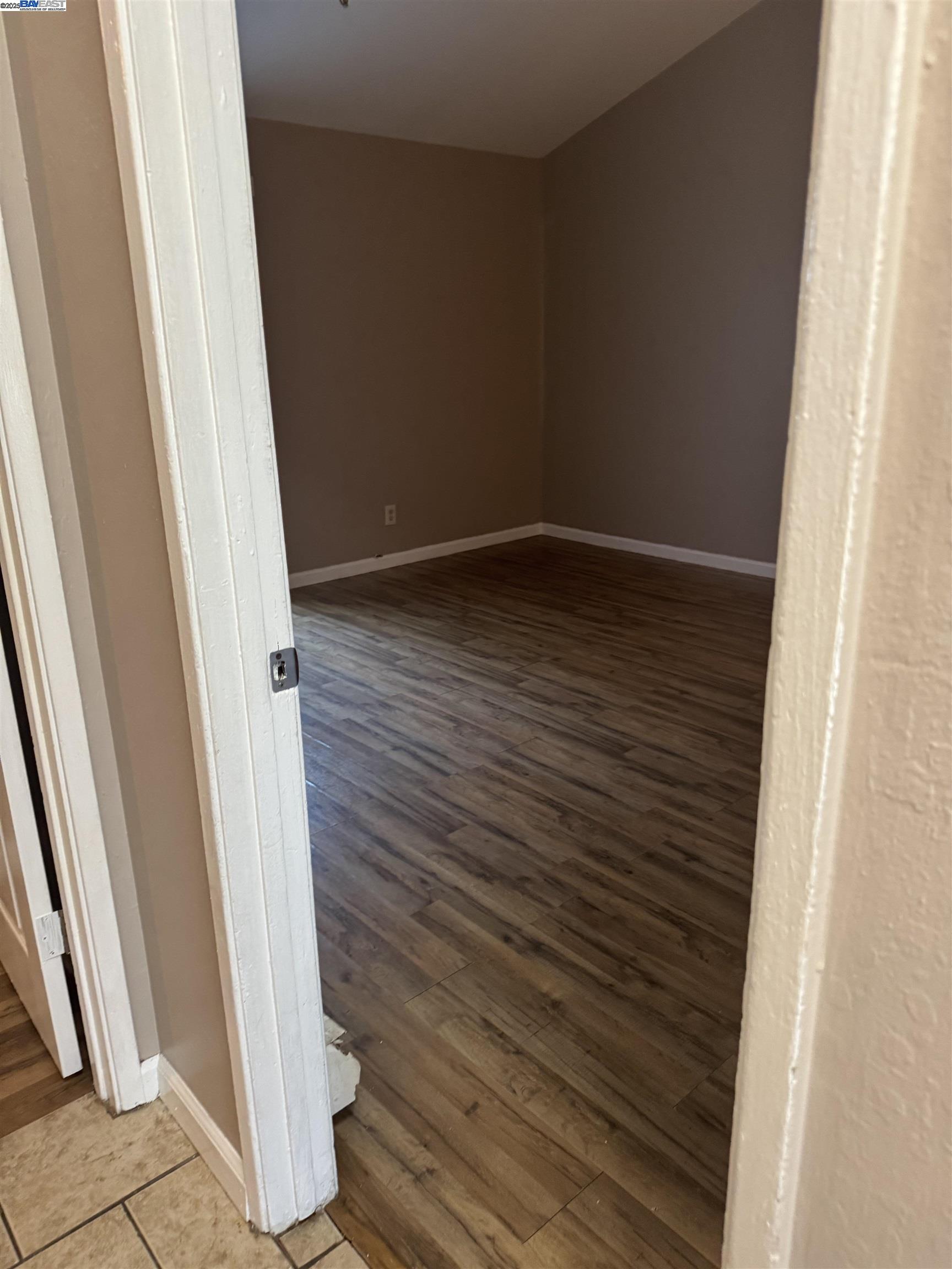 9437 Peach Street, Oakland, California 94603, 3 Bedrooms Bedrooms, 5 Rooms Rooms,2 BathroomsBathrooms,Residential Lease,For Rent,9437 Peach Street,41100604