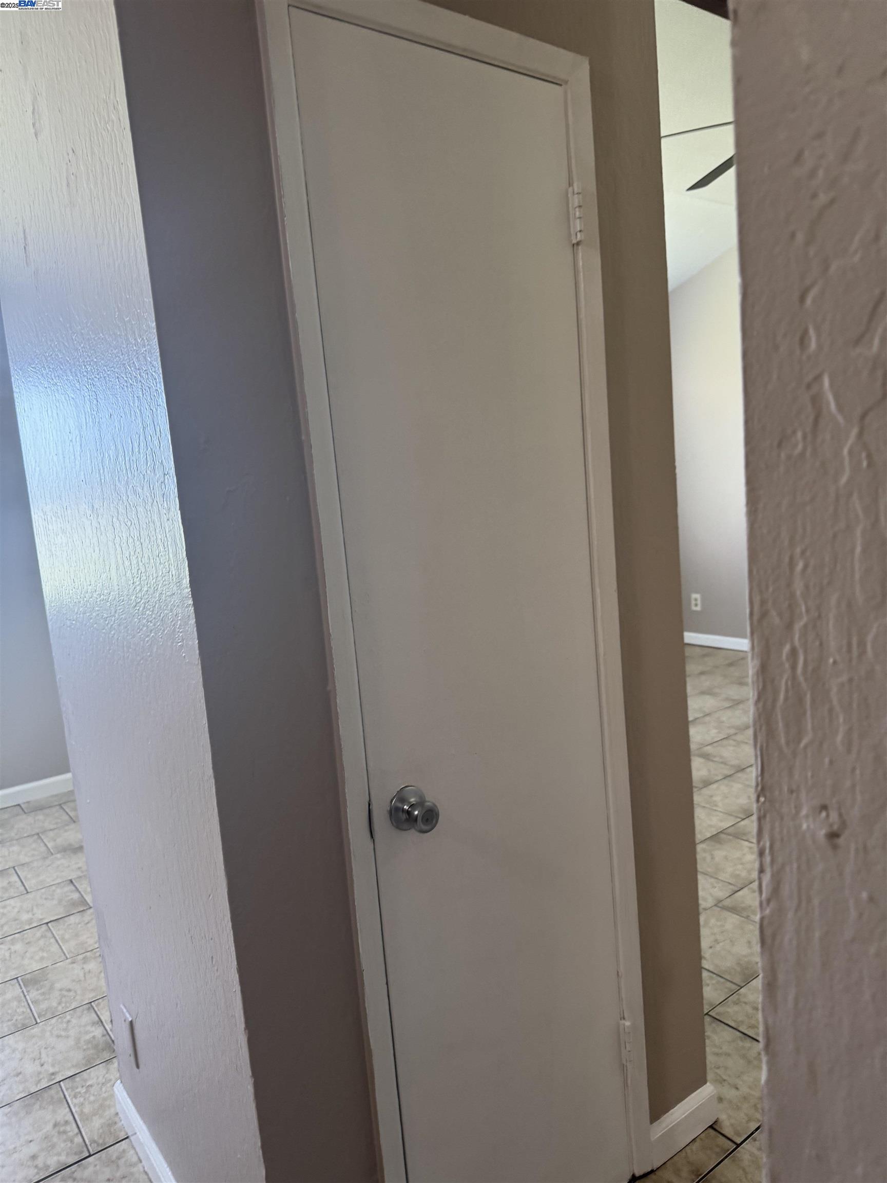 9437 Peach Street, Oakland, California 94603, 3 Bedrooms Bedrooms, 5 Rooms Rooms,2 BathroomsBathrooms,Residential Lease,For Rent,9437 Peach Street,41100604