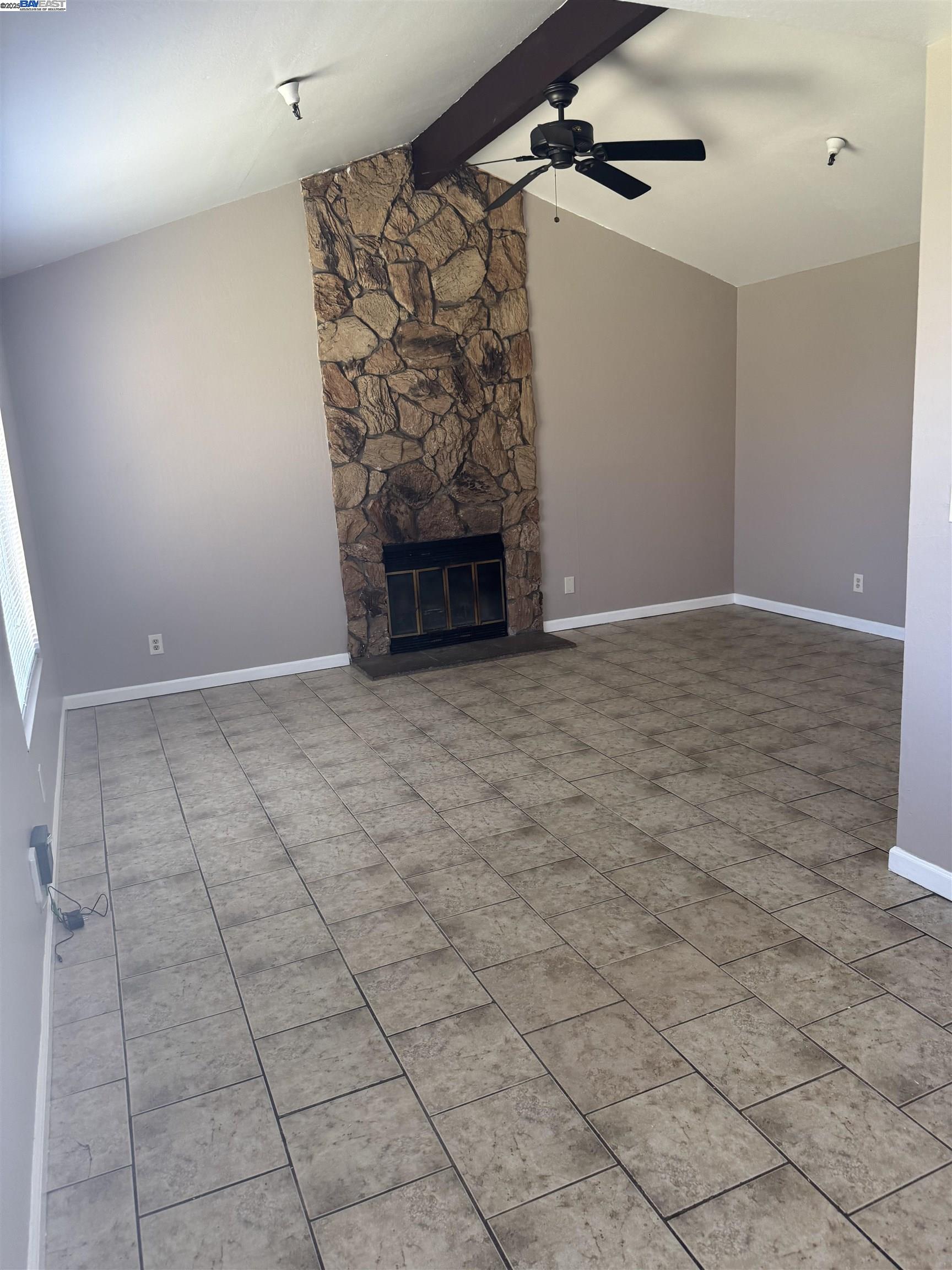 9437 Peach Street, Oakland, California 94603, 3 Bedrooms Bedrooms, 5 Rooms Rooms,2 BathroomsBathrooms,Residential Lease,For Rent,9437 Peach Street,41100604