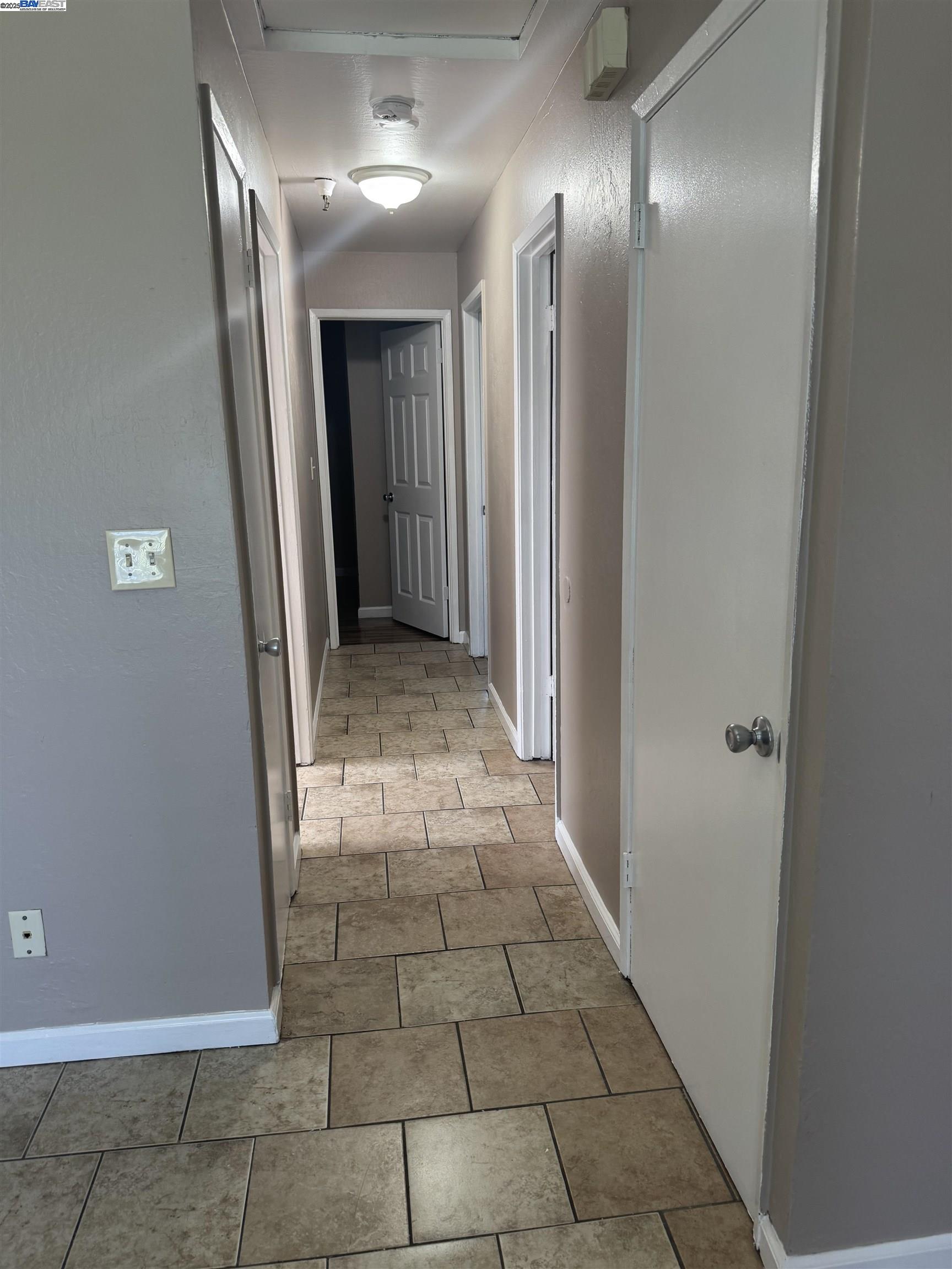 9437 Peach Street, Oakland, California 94603, 3 Bedrooms Bedrooms, 5 Rooms Rooms,2 BathroomsBathrooms,Residential Lease,For Rent,9437 Peach Street,41100604