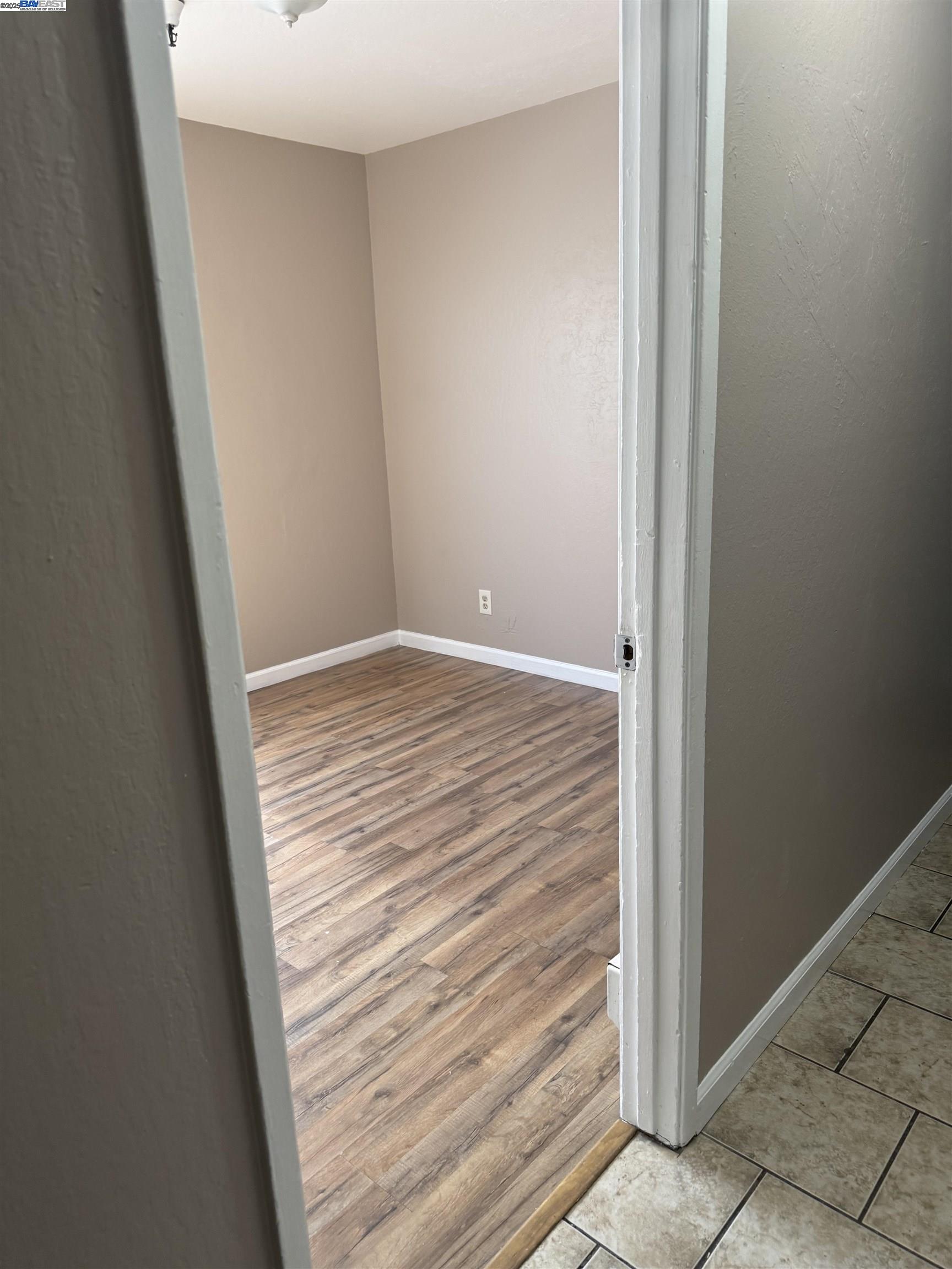 9437 Peach Street, Oakland, California 94603, 3 Bedrooms Bedrooms, 5 Rooms Rooms,2 BathroomsBathrooms,Residential Lease,For Rent,9437 Peach Street,41100604