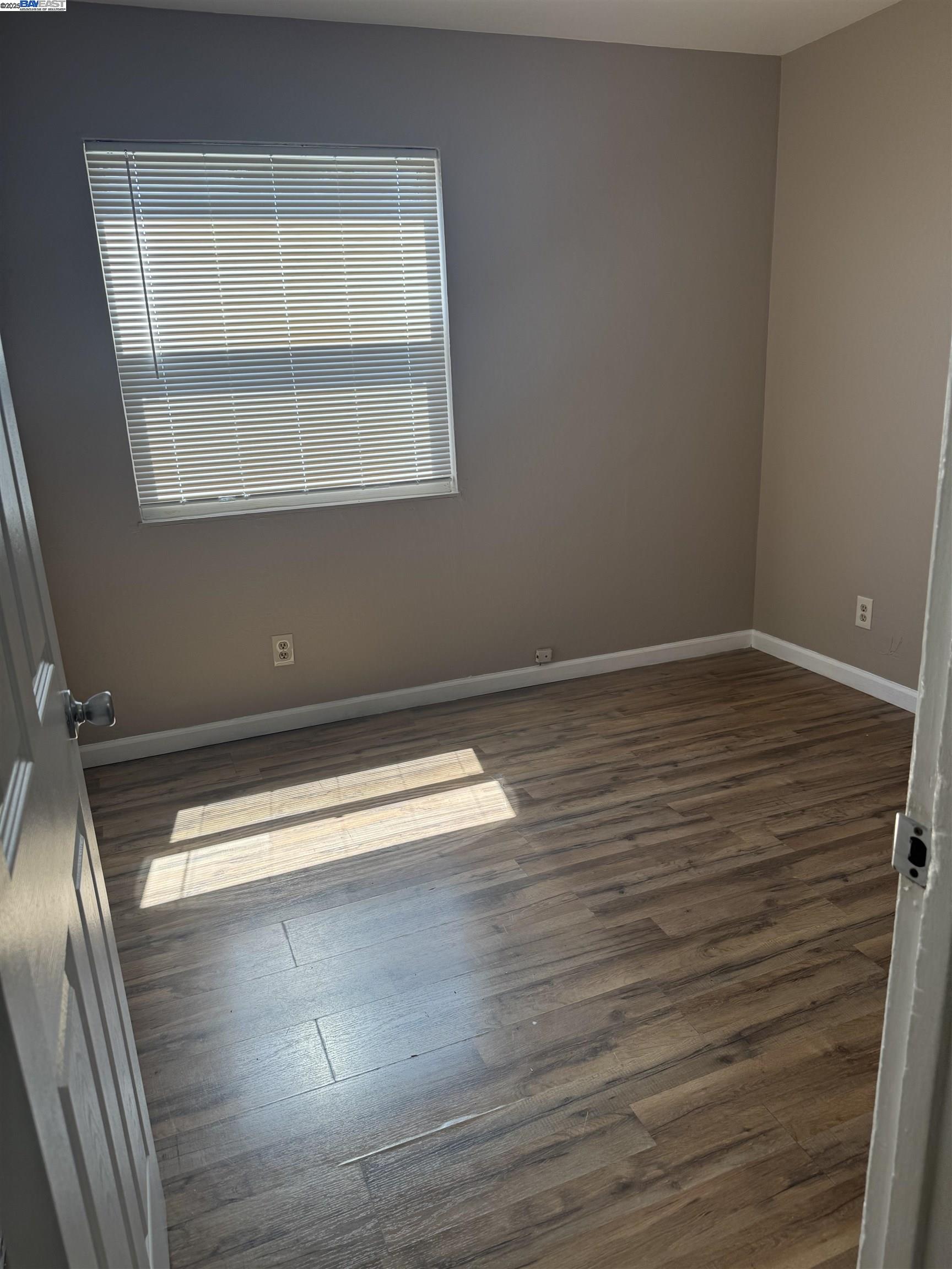 9437 Peach Street, Oakland, California 94603, 3 Bedrooms Bedrooms, 5 Rooms Rooms,2 BathroomsBathrooms,Residential Lease,For Rent,9437 Peach Street,41100604