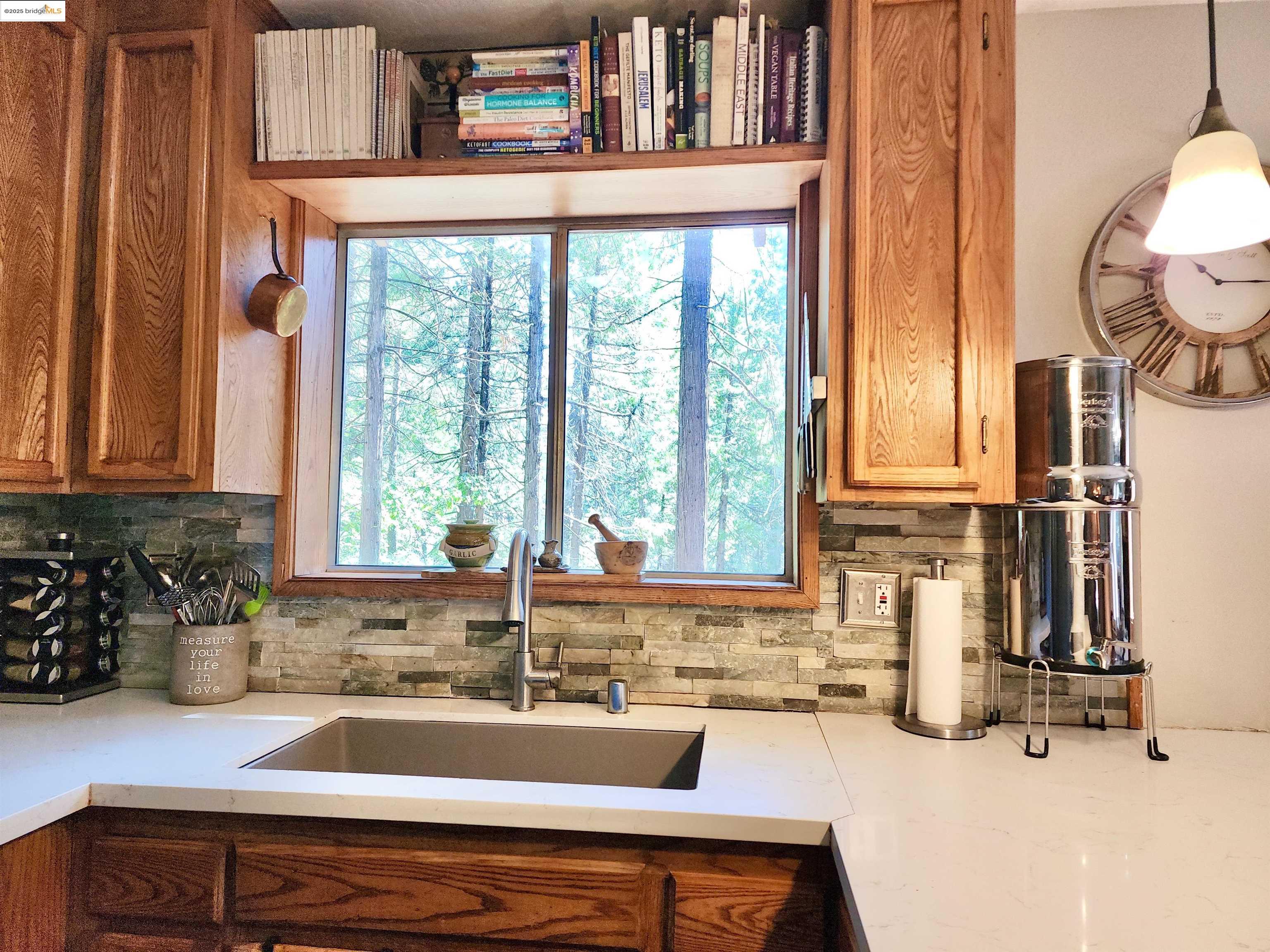 Detail Gallery Image 2 of 21 For 2173 Silver Dr, Arnold,  CA 95223 - 2 Beds | 1/1 Baths