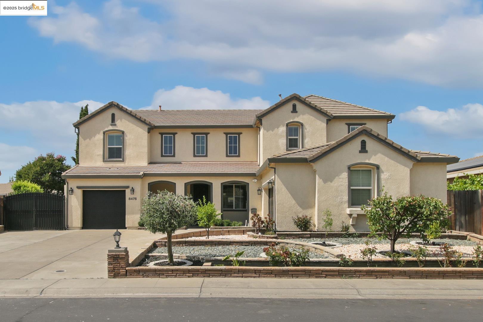 Detail Gallery Image 1 of 1 For 8475 Marvista Ct, Elk Grove,  CA 95624 - 5 Beds | 3 Baths