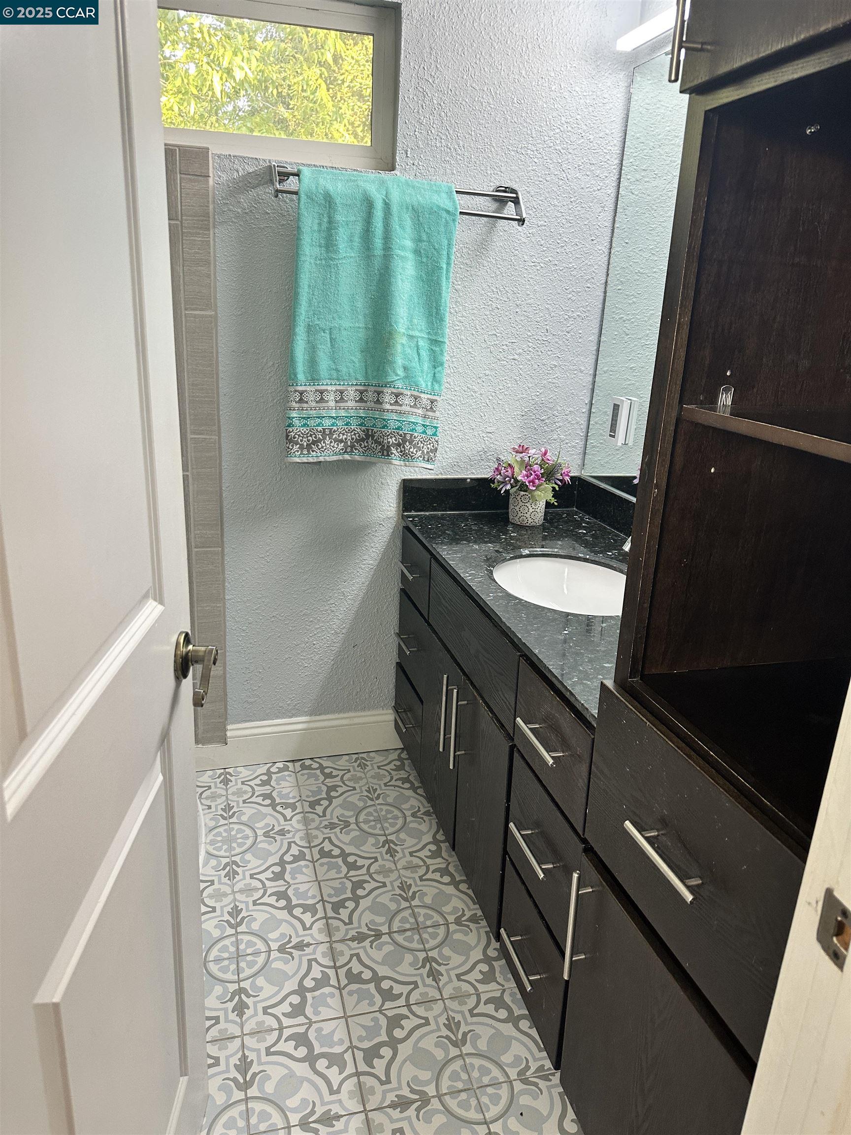 Detail Gallery Image 14 of 59 For 91 Mountain View Ave, Bay Point,  CA 94565 - 2 Beds | 2 Baths
