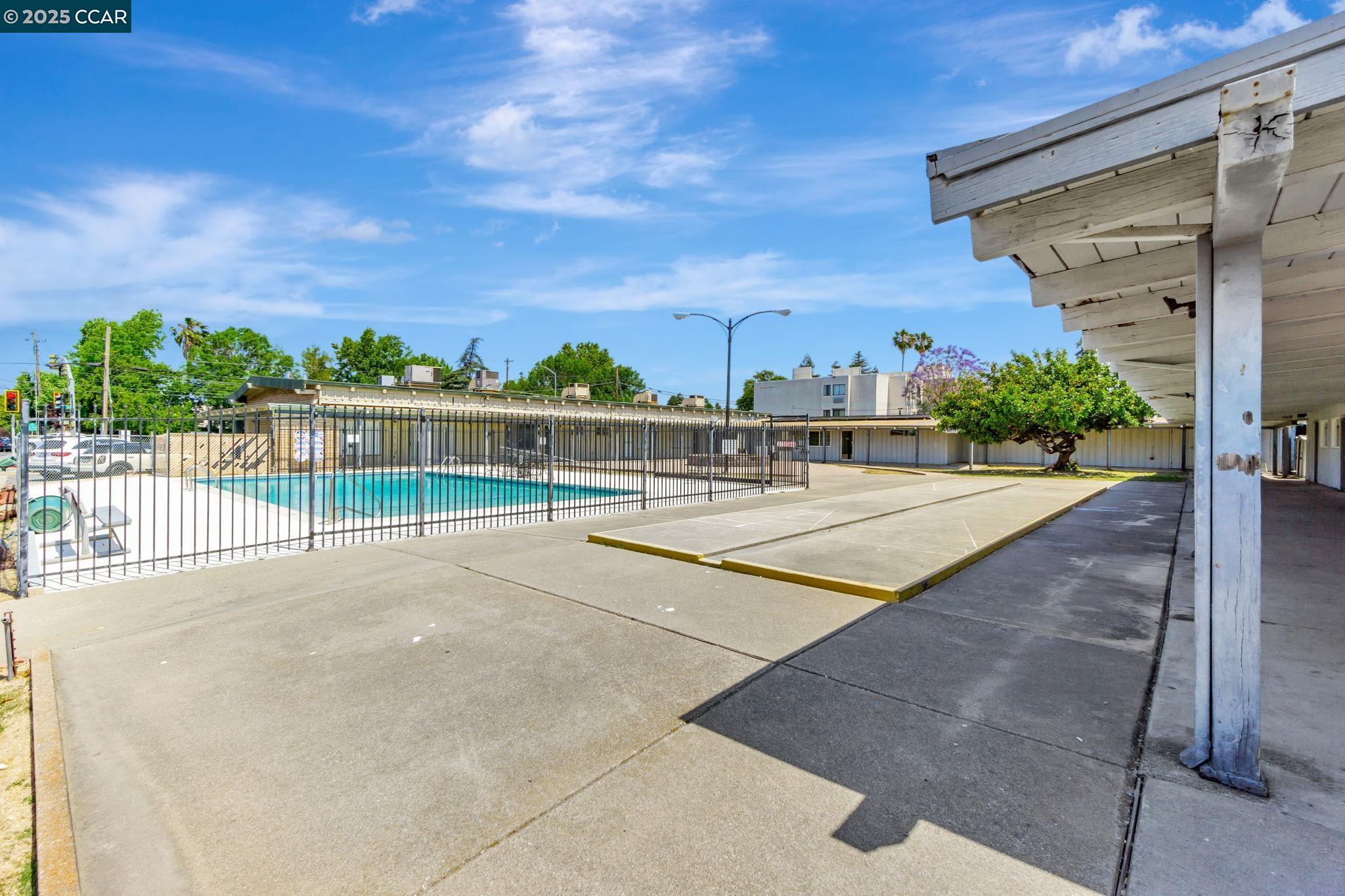 Detail Gallery Image 25 of 26 For 134 the Trees Dr, Concord,  CA 94518 - 2 Beds | 1 Baths