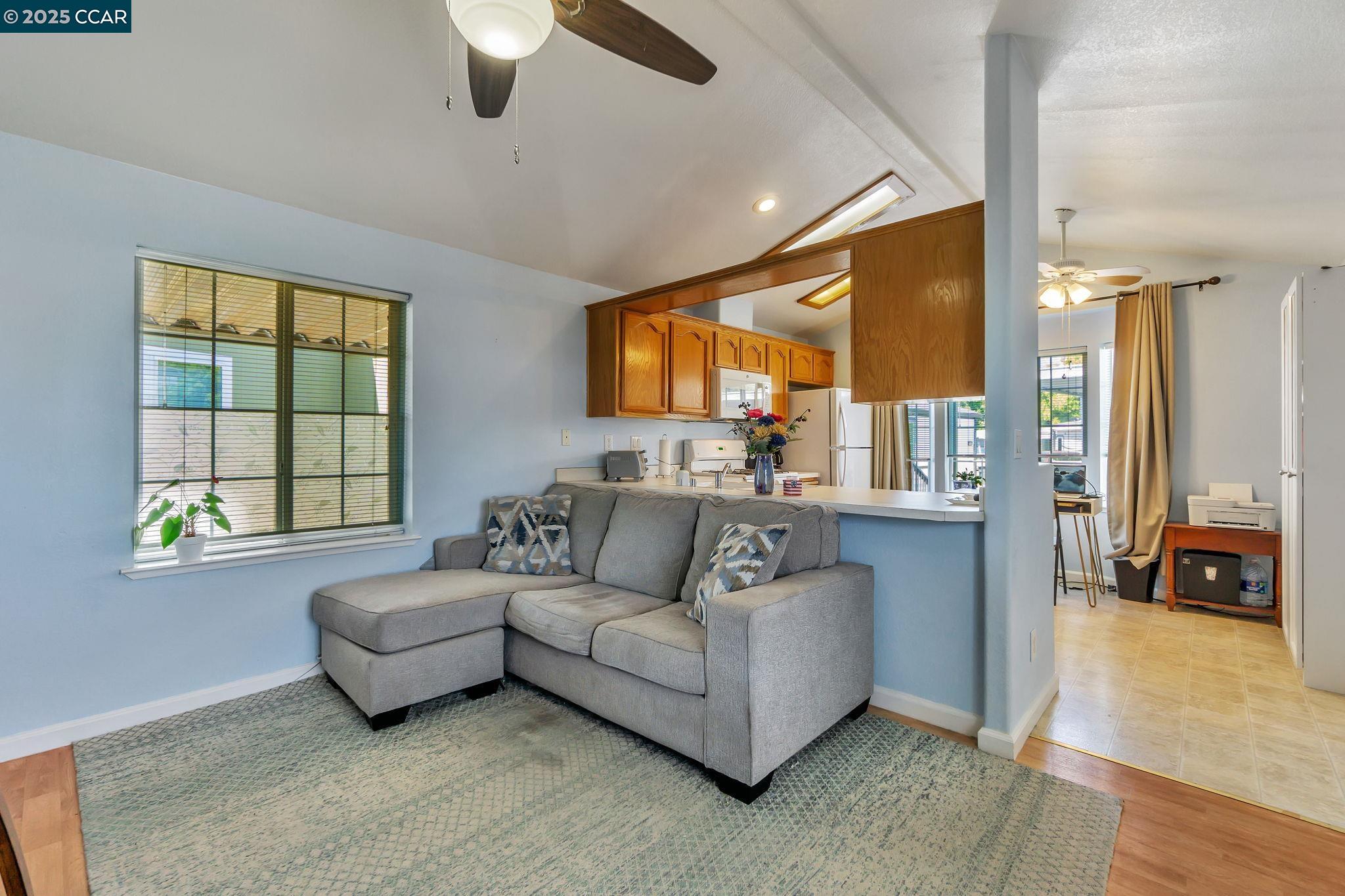 Detail Gallery Image 6 of 26 For 134 the Trees Dr, Concord,  CA 94518 - 2 Beds | 1 Baths