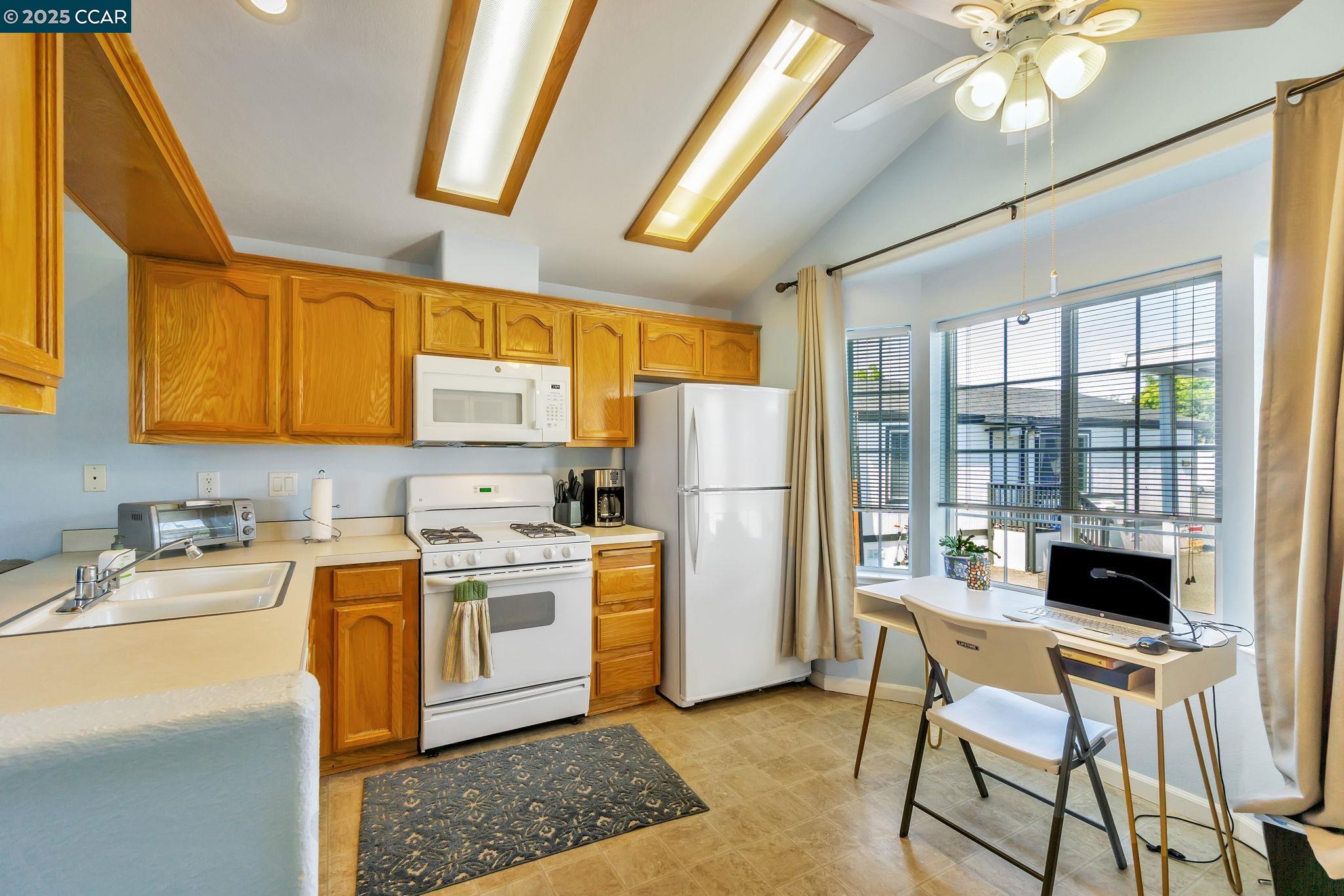 Detail Gallery Image 9 of 26 For 134 the Trees Dr, Concord,  CA 94518 - 2 Beds | 1 Baths