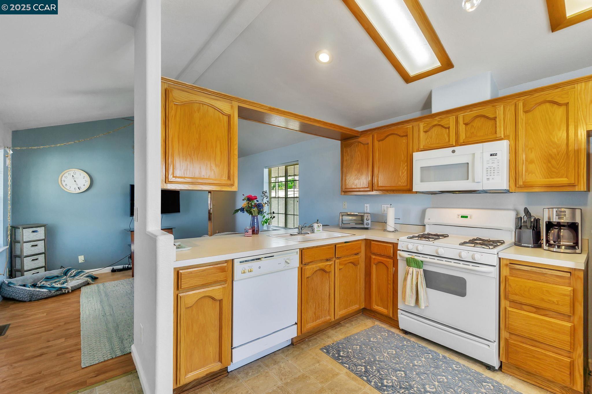 Detail Gallery Image 10 of 26 For 134 the Trees Dr, Concord,  CA 94518 - 2 Beds | 1 Baths