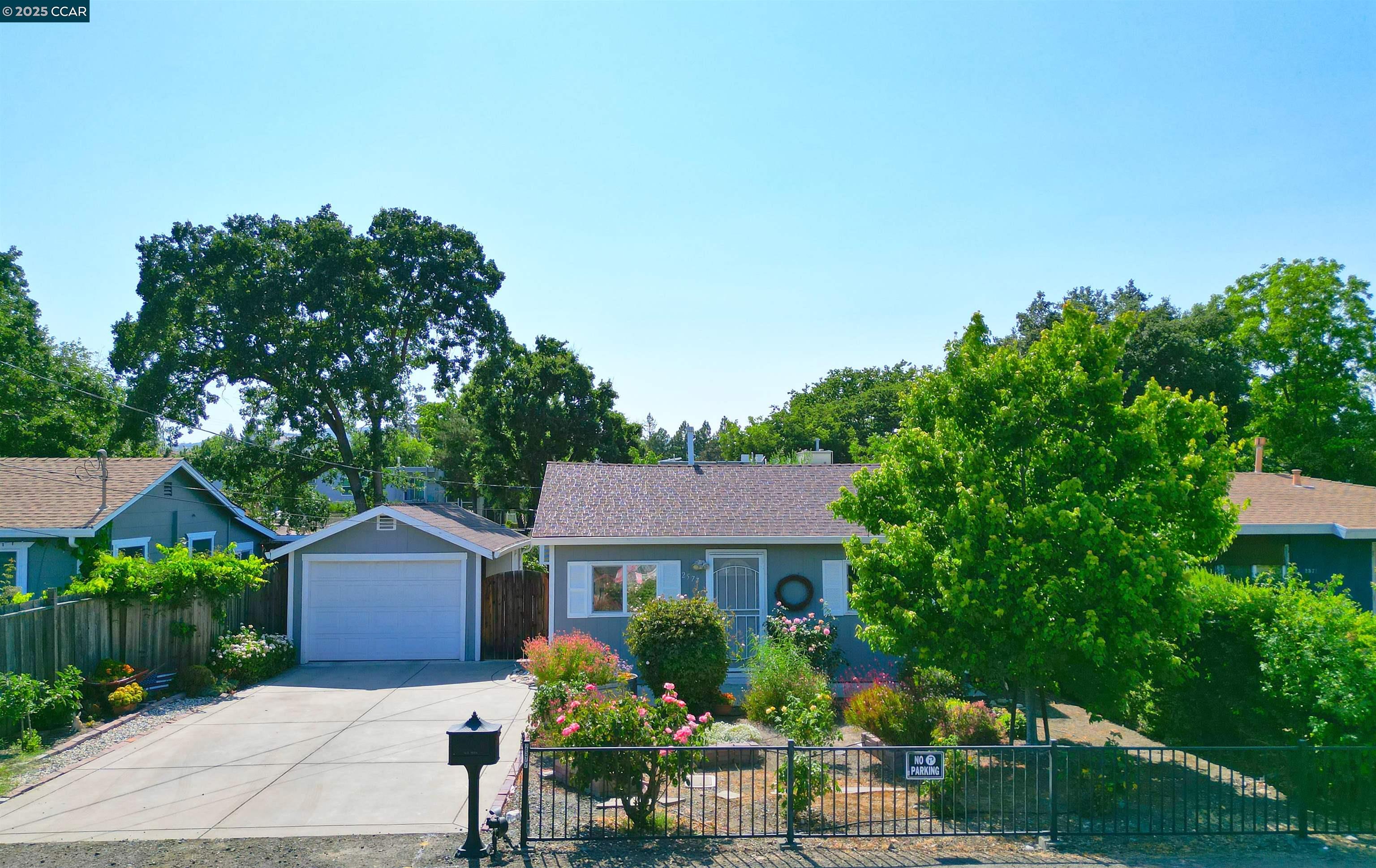Detail Gallery Image 1 of 1 For 2577 Jewell Ln, Pleasant Hill,  CA 94523 - 2 Beds | 1 Baths