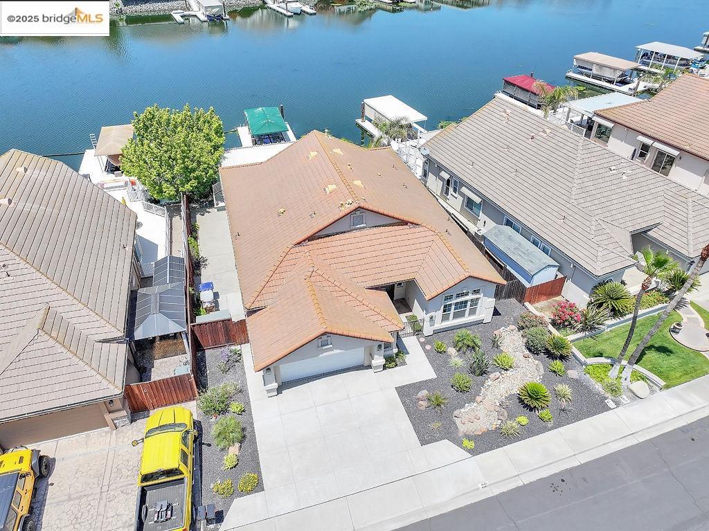 Detail Gallery Image 3 of 35 For 4161 Beacon Pl, Discovery Bay,  CA 94505 - 3 Beds | 2 Baths