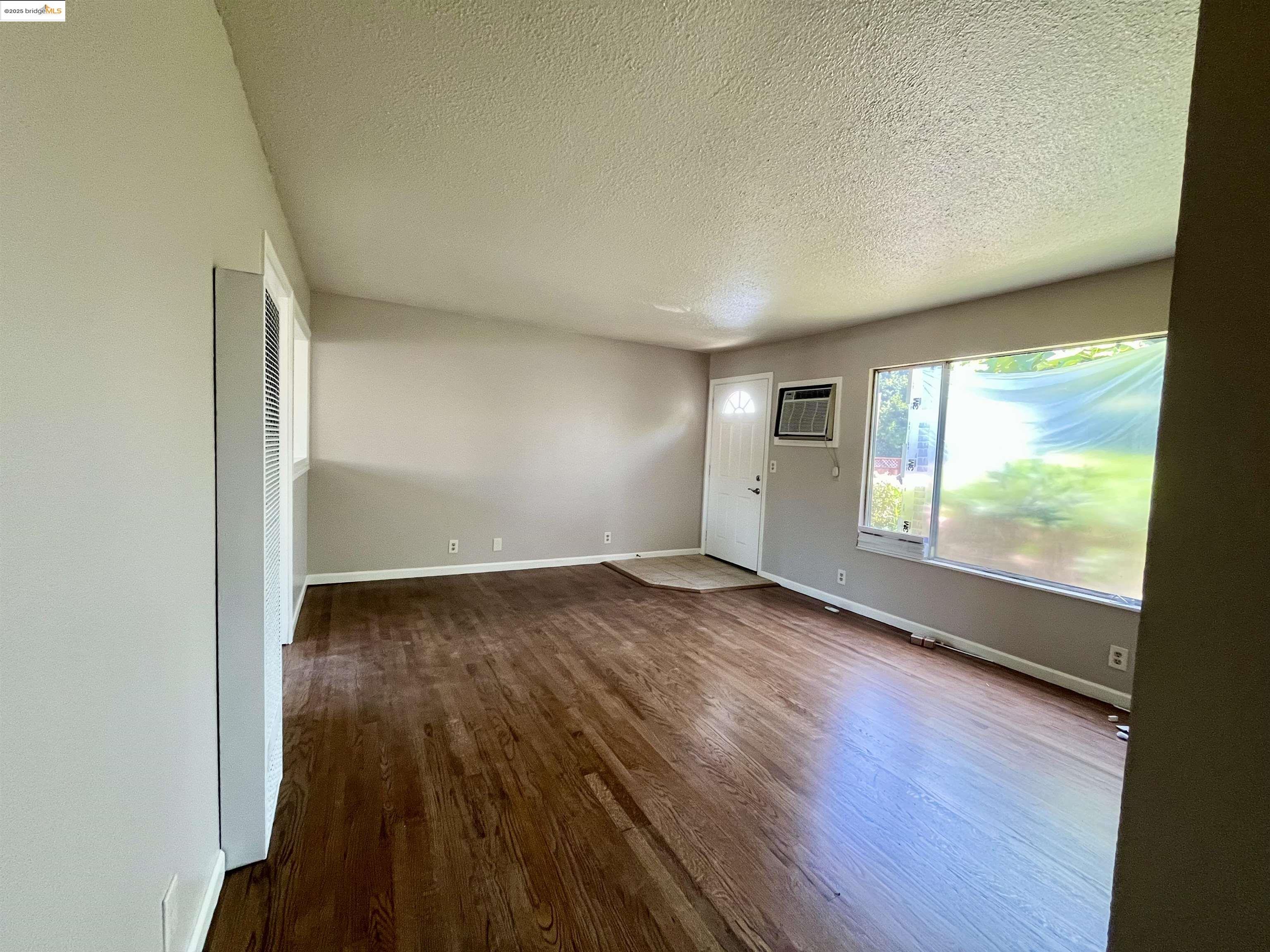 3619 DeOvan St, Stockton, California 95204, 2 Bedrooms Bedrooms, 5 Rooms Rooms,1 BathroomBathrooms,Residential Lease,For Rent,3619 DeOvan St,41100637
