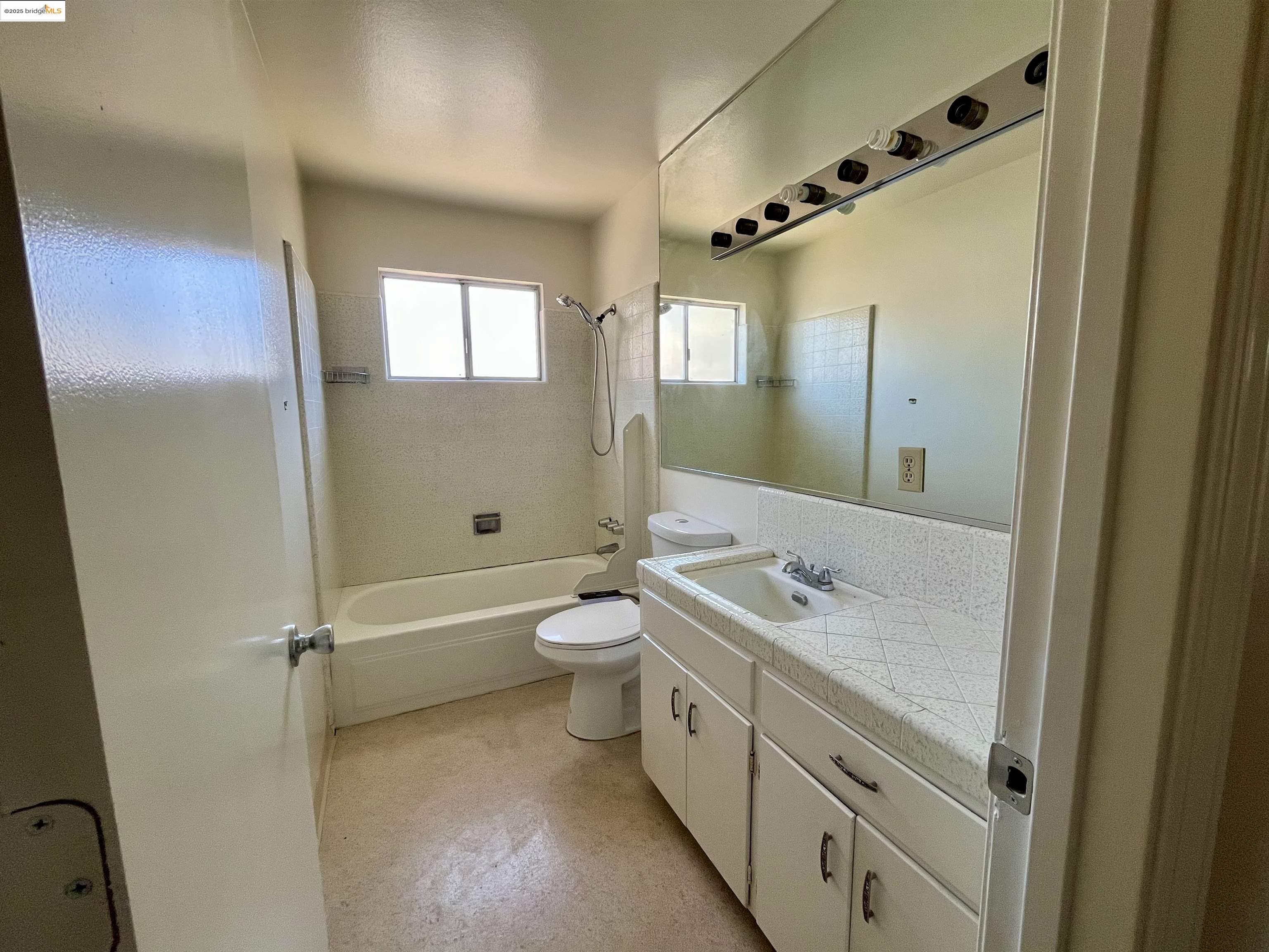 3619 DeOvan St, Stockton, California 95204, 2 Bedrooms Bedrooms, 5 Rooms Rooms,1 BathroomBathrooms,Residential Lease,For Rent,3619 DeOvan St,41100637