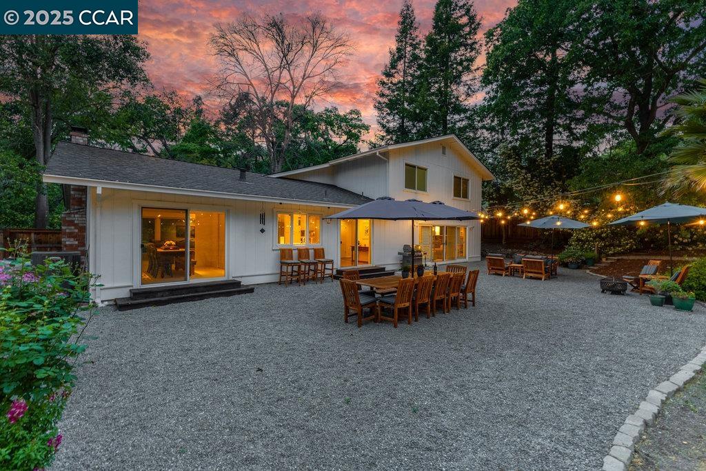 Detail Gallery Image 12 of 44 For 2284 Alameda Diablo, Diablo,  CA 94528 - 4 Beds | 2/1 Baths