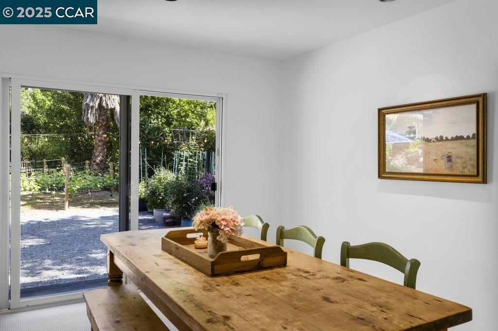 Detail Gallery Image 16 of 44 For 2284 Alameda Diablo, Diablo,  CA 94528 - 4 Beds | 2/1 Baths