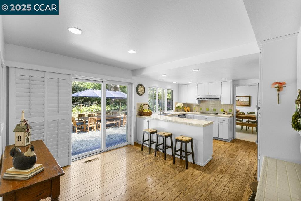 Detail Gallery Image 19 of 44 For 2284 Alameda Diablo, Diablo,  CA 94528 - 4 Beds | 2/1 Baths