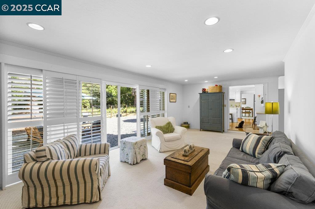 Detail Gallery Image 20 of 44 For 2284 Alameda Diablo, Diablo,  CA 94528 - 4 Beds | 2/1 Baths