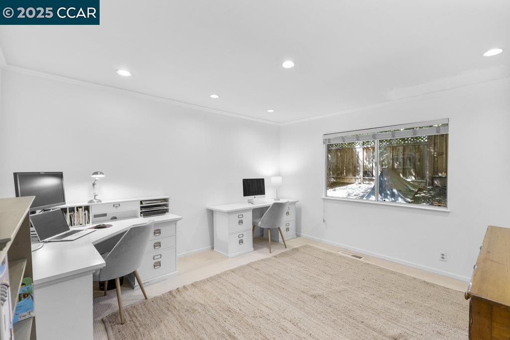 Detail Gallery Image 23 of 44 For 2284 Alameda Diablo, Diablo,  CA 94528 - 4 Beds | 2/1 Baths