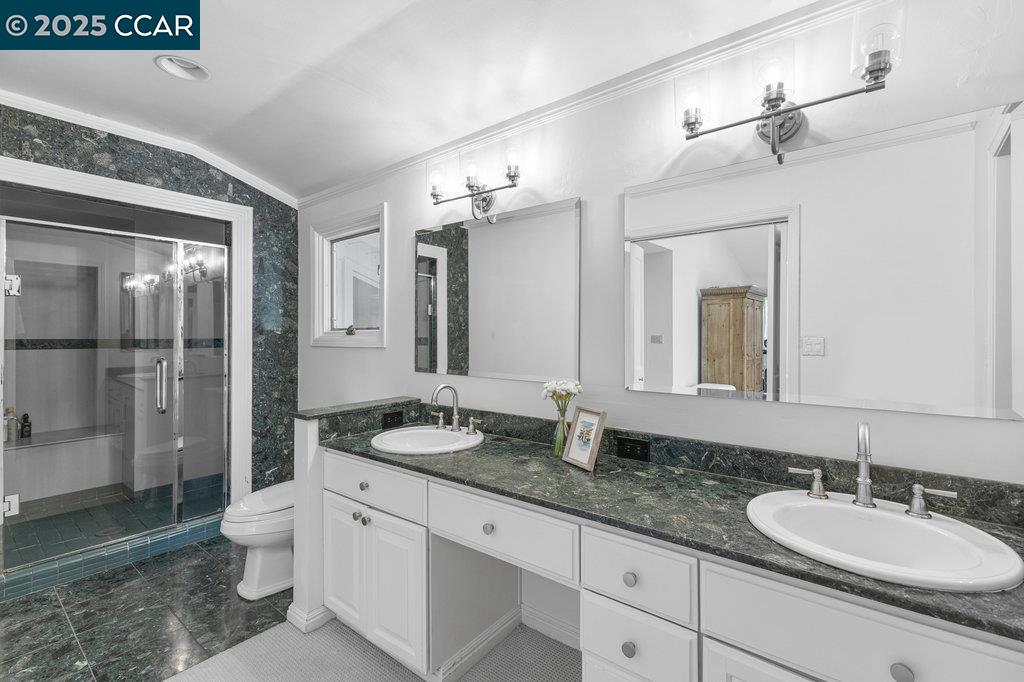 Detail Gallery Image 27 of 44 For 2284 Alameda Diablo, Diablo,  CA 94528 - 4 Beds | 2/1 Baths