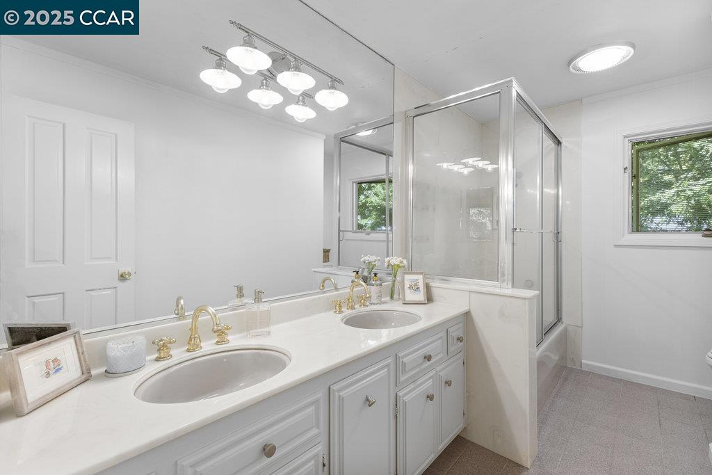 Detail Gallery Image 31 of 44 For 2284 Alameda Diablo, Diablo,  CA 94528 - 4 Beds | 2/1 Baths