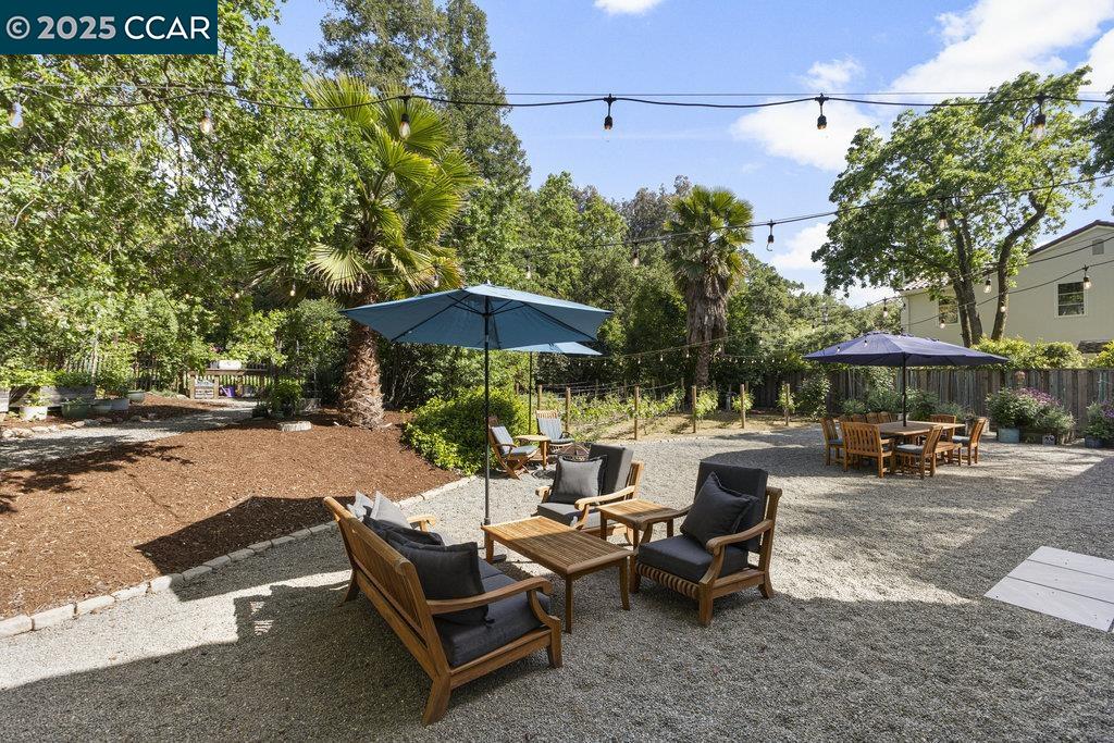 Detail Gallery Image 33 of 44 For 2284 Alameda Diablo, Diablo,  CA 94528 - 4 Beds | 2/1 Baths