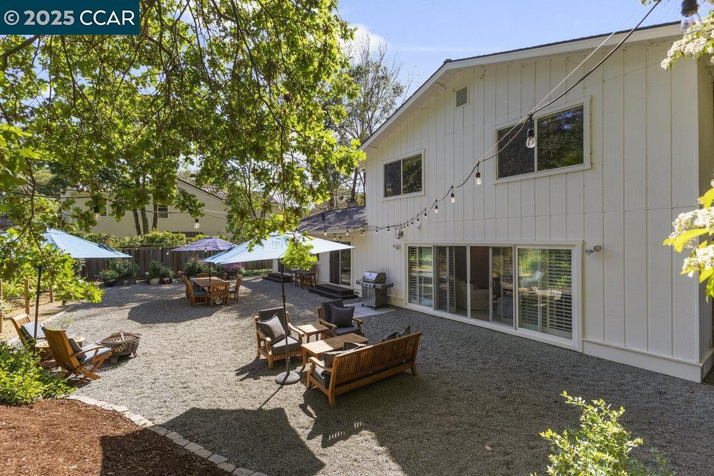 Detail Gallery Image 34 of 44 For 2284 Alameda Diablo, Diablo,  CA 94528 - 4 Beds | 2/1 Baths
