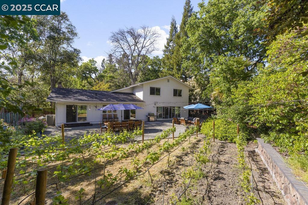 Detail Gallery Image 37 of 44 For 2284 Alameda Diablo, Diablo,  CA 94528 - 4 Beds | 2/1 Baths