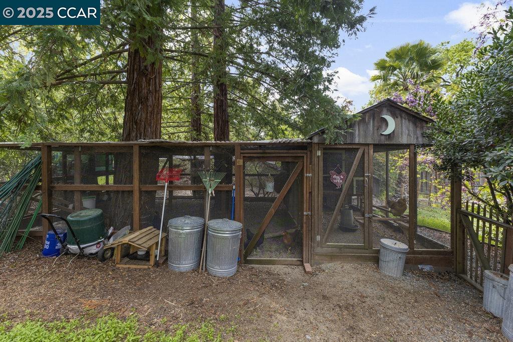 Detail Gallery Image 41 of 44 For 2284 Alameda Diablo, Diablo,  CA 94528 - 4 Beds | 2/1 Baths