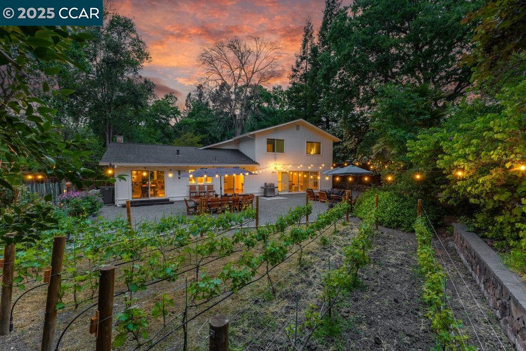 Detail Gallery Image 10 of 44 For 2284 Alameda Diablo, Diablo,  CA 94528 - 4 Beds | 2/1 Baths