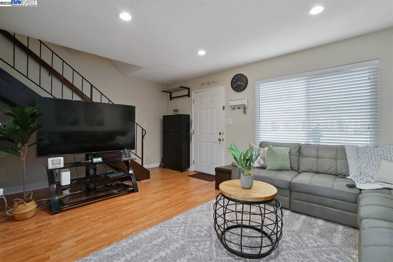 Photo #8: 41100645 Listing: Photo #8