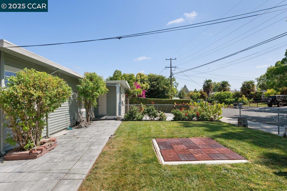 Detail Gallery Image 38 of 56 For 561 Manzanita Ave, Sunnyvale,  CA 94085 - 3 Beds | 2 Baths