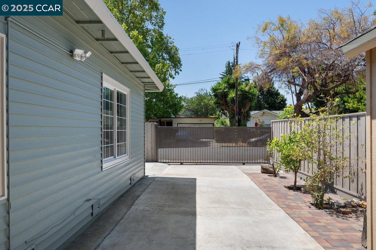 Detail Gallery Image 40 of 56 For 561 Manzanita Ave, Sunnyvale,  CA 94085 - 3 Beds | 2 Baths