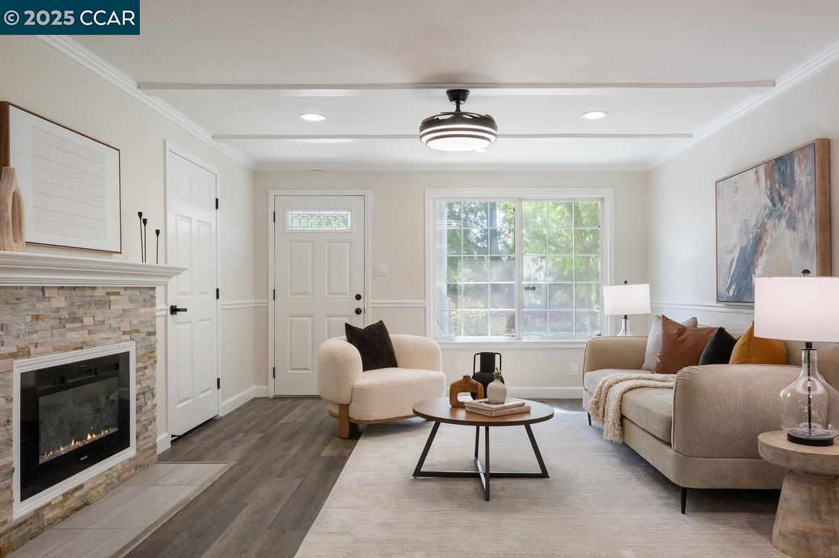 Detail Gallery Image 5 of 56 For 561 Manzanita Ave, Sunnyvale,  CA 94085 - 3 Beds | 2 Baths