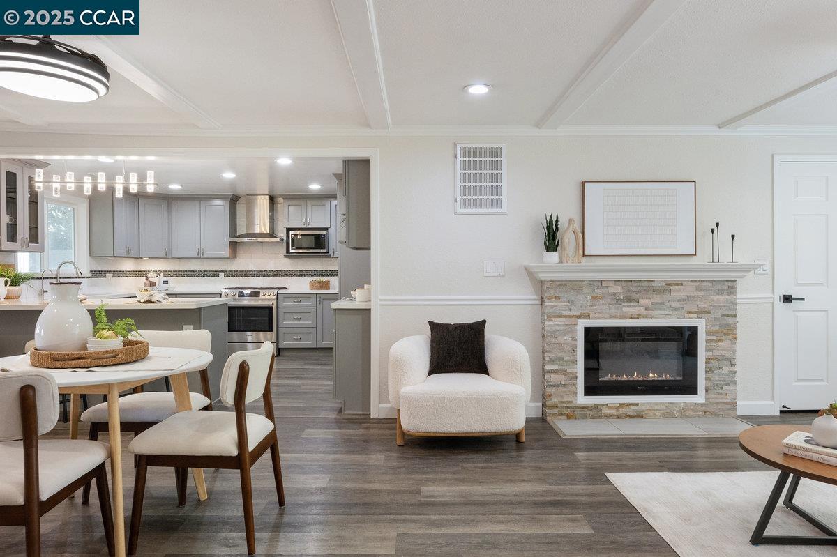 Detail Gallery Image 8 of 56 For 561 Manzanita Ave, Sunnyvale,  CA 94085 - 3 Beds | 2 Baths