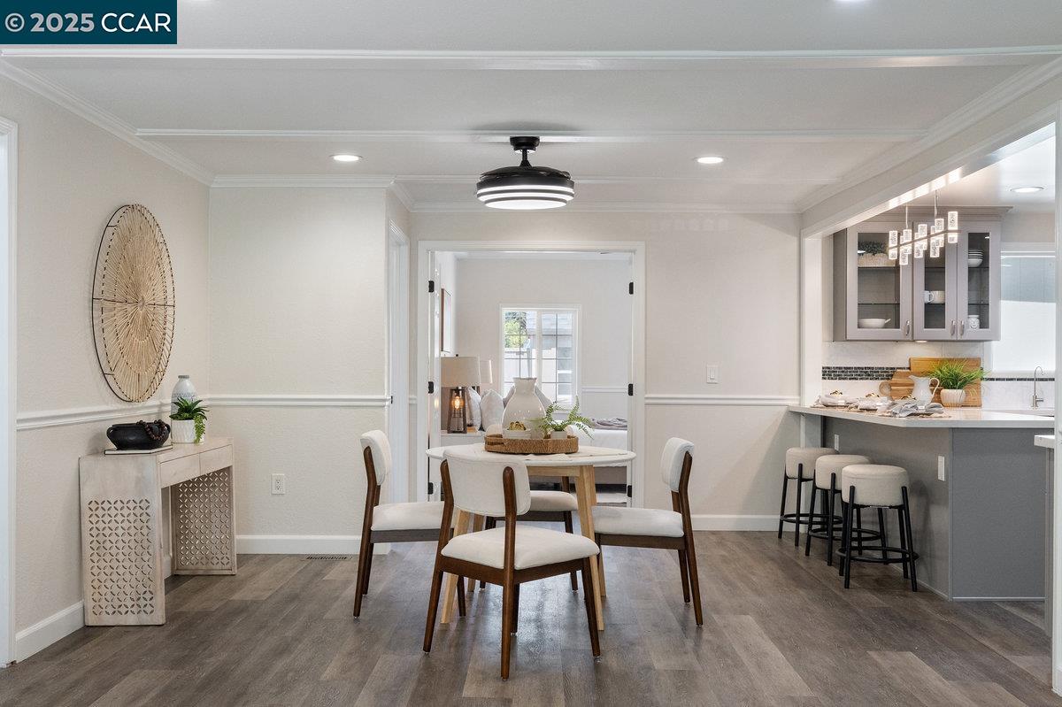 Detail Gallery Image 9 of 56 For 561 Manzanita Ave, Sunnyvale,  CA 94085 - 3 Beds | 2 Baths