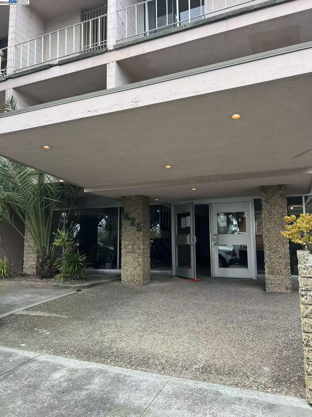 Photo #2: 41100656 Listing 