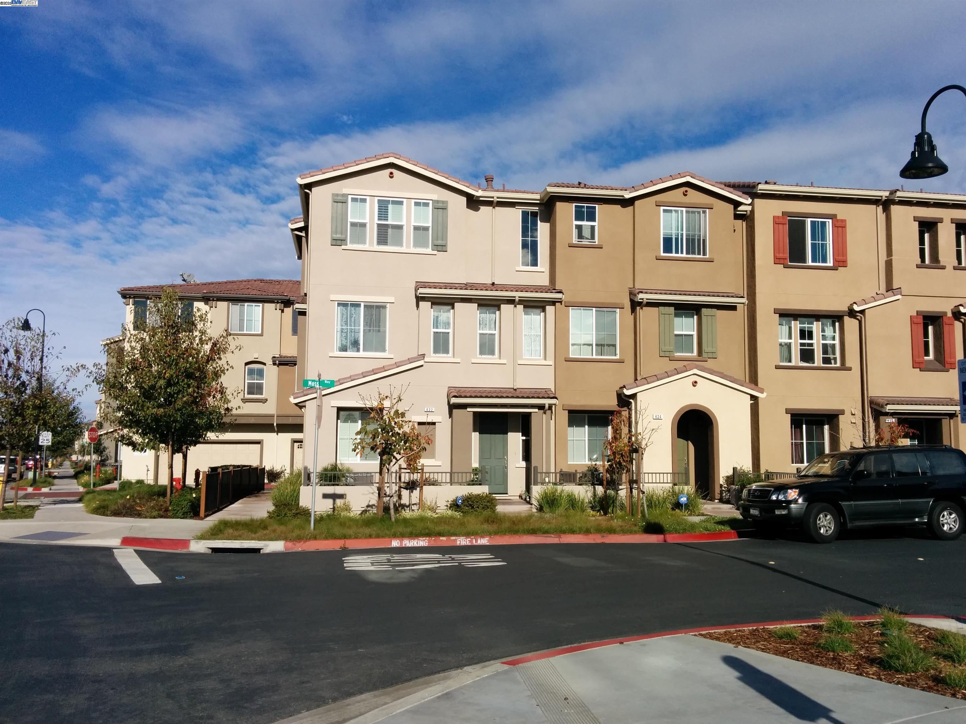 Browse active condo listings in SIENNA AT PARKSIDE