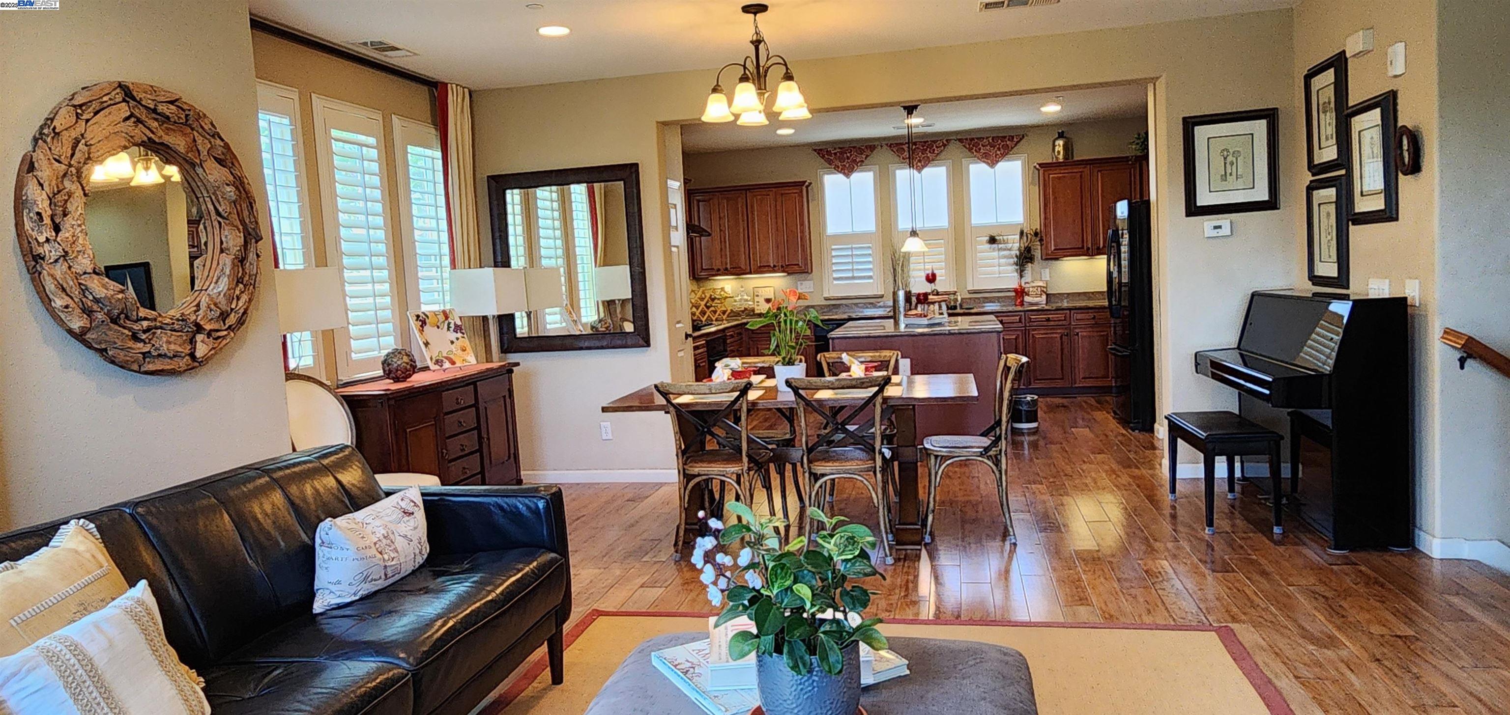 Photo #9: 41100675 Listing: Photo #9