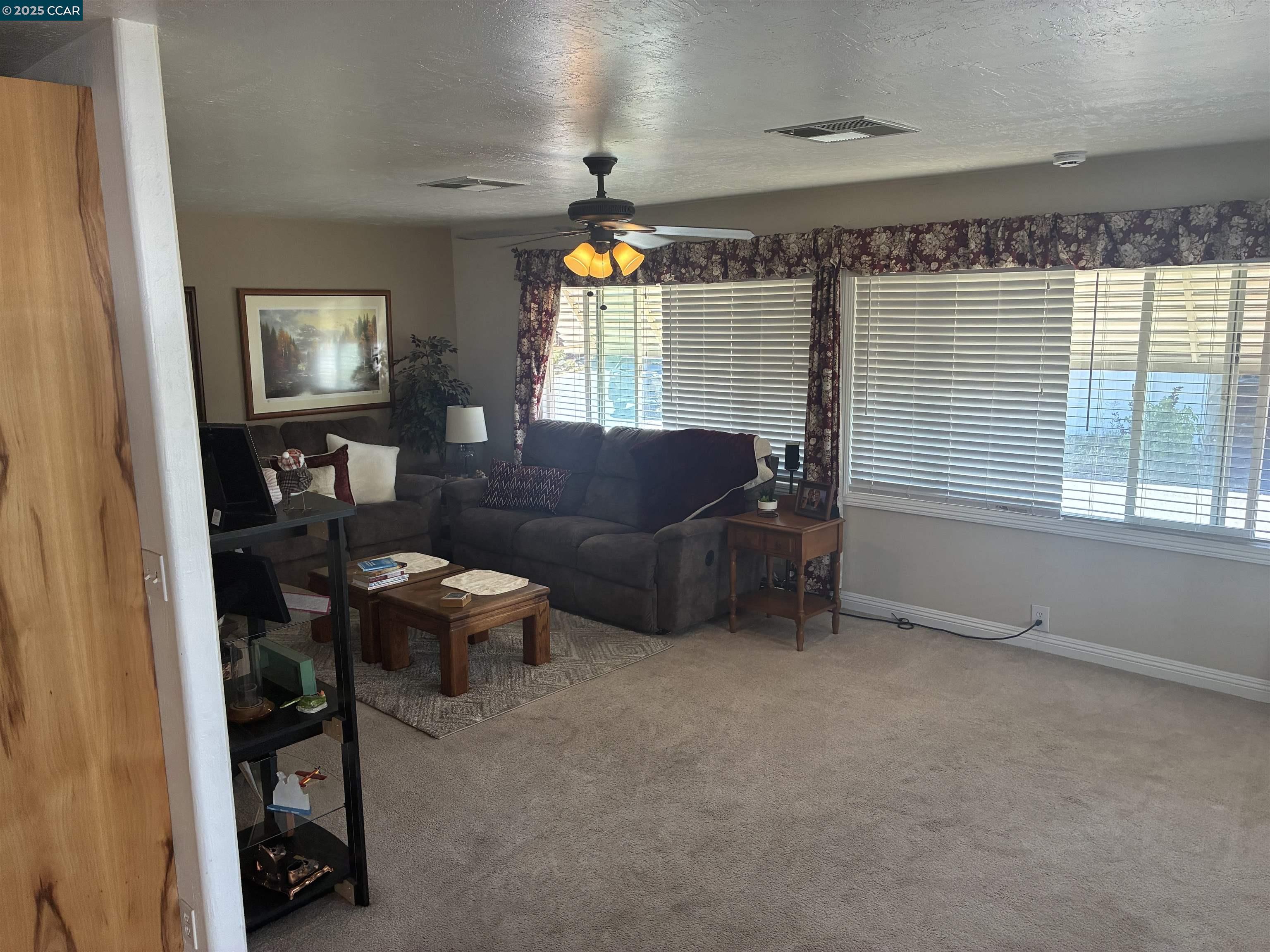 Detail Gallery Image 2 of 14 For 261 Tanbor Way #229,  Pacheco,  CA 94553-0000 - 2 Beds | 2 Baths
